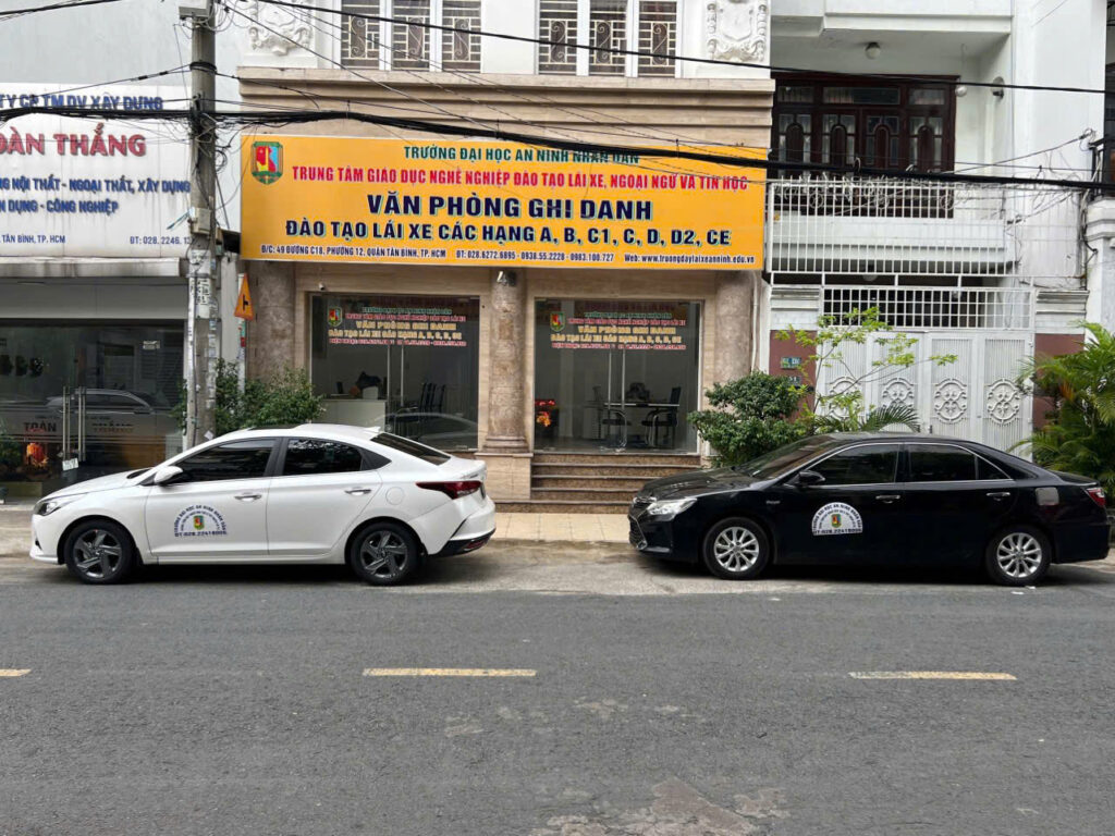 Khóa học lái xe